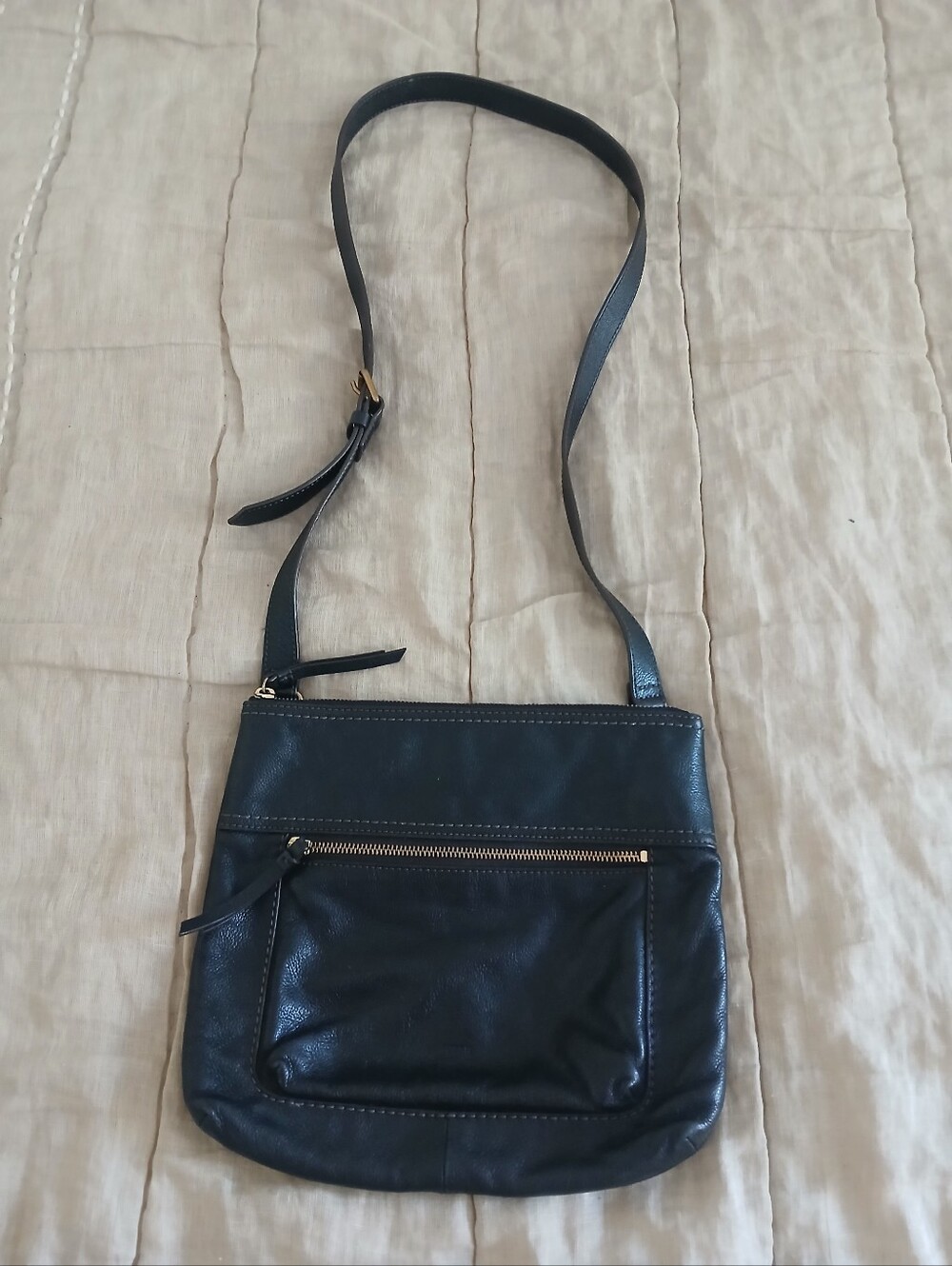 Fossil Black Leather Crossbody Bag - Classic Women's Shoulder Purse